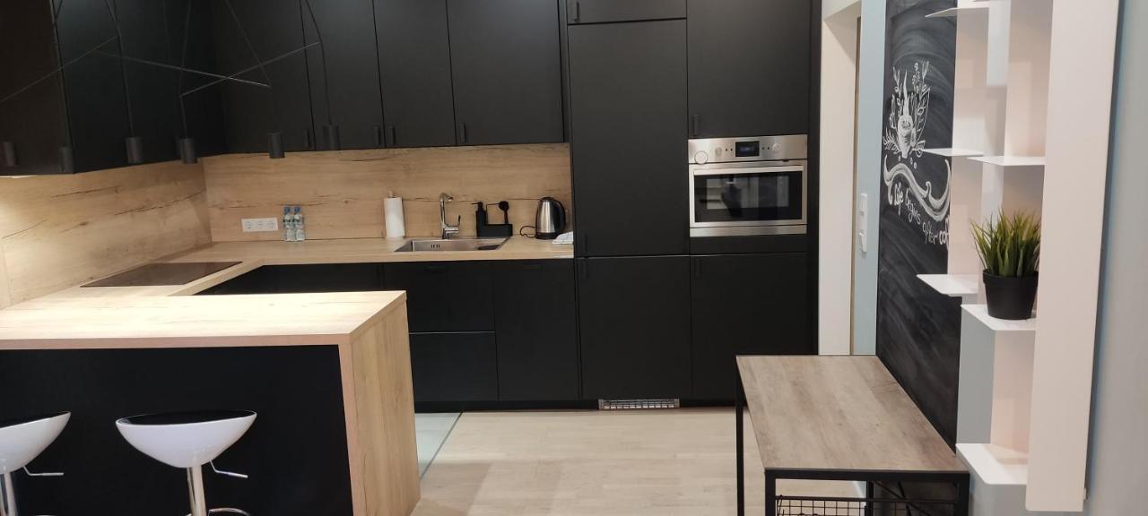 Be My Guest- Fontany Luxury Apartment Metro Wi-Fi Free Parking Zone وارسو المظهر الخارجي الصورة