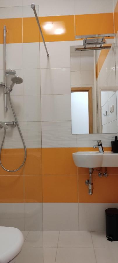 Be My Guest- Fontany Luxury Apartment Metro Wi-Fi Free Parking Zone وارسو المظهر الخارجي الصورة