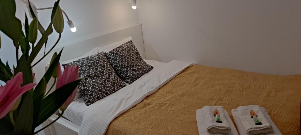 Be My Guest- Fontany Luxury Apartment Metro Wi-Fi Free Parking Zone وارسو المظهر الخارجي الصورة